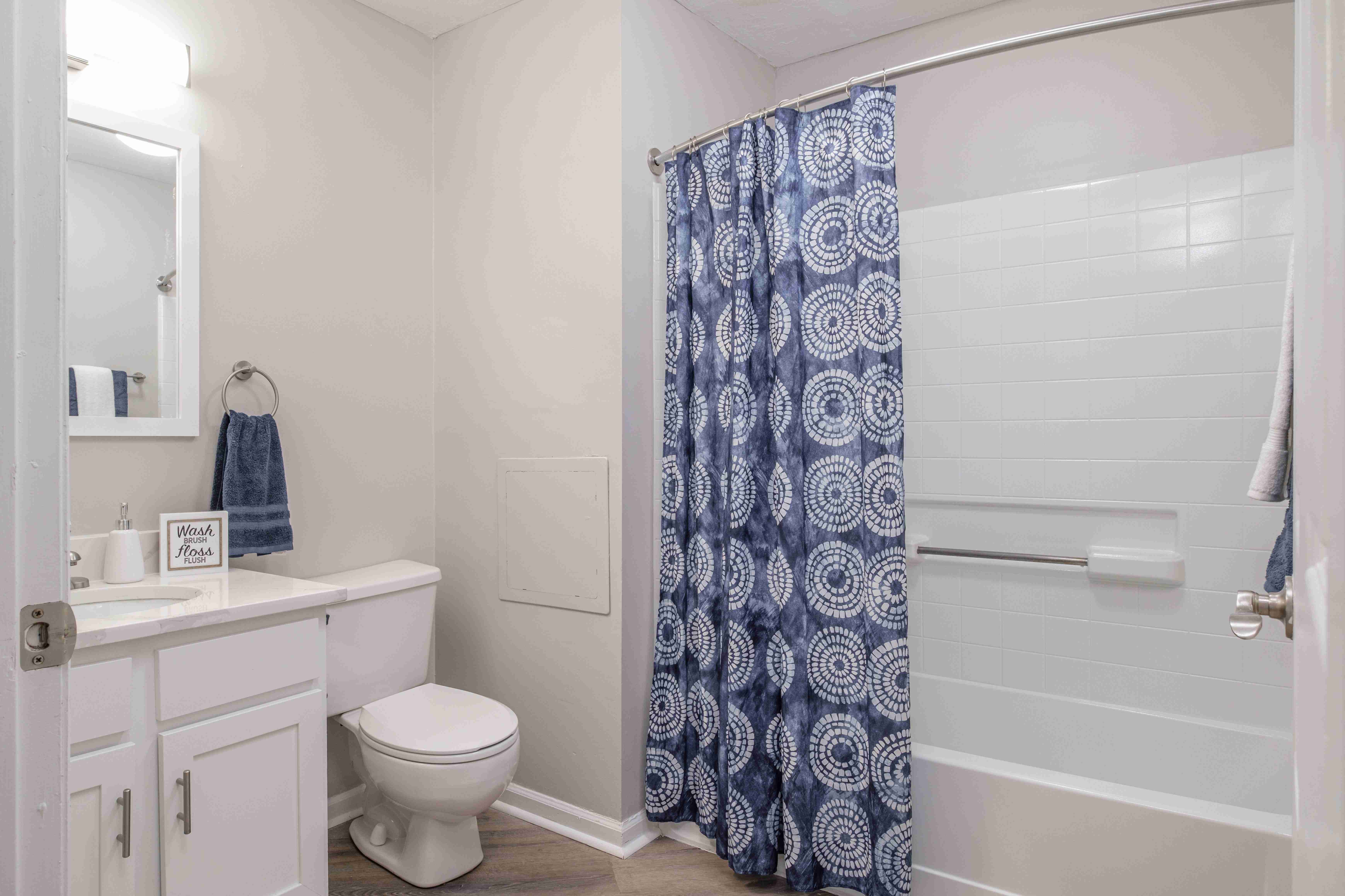 The Residence at Christopher Wren Apartments Image 9