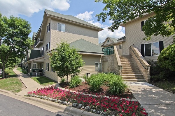 Promenade Oaks Image 3