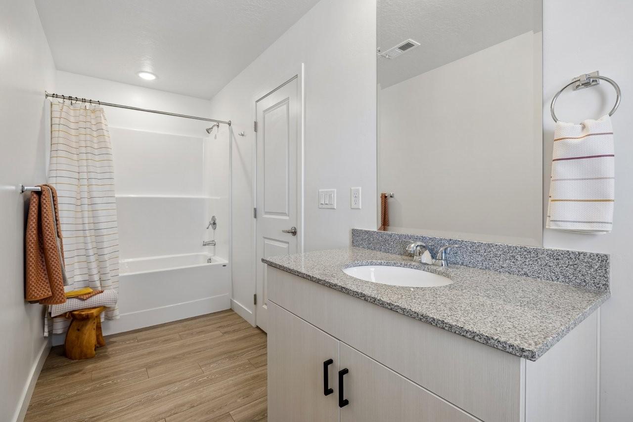 Desert Village Townhomes Image 9