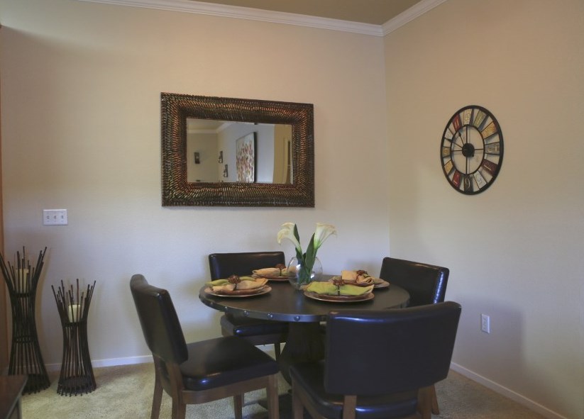 2x1 Dinning Room