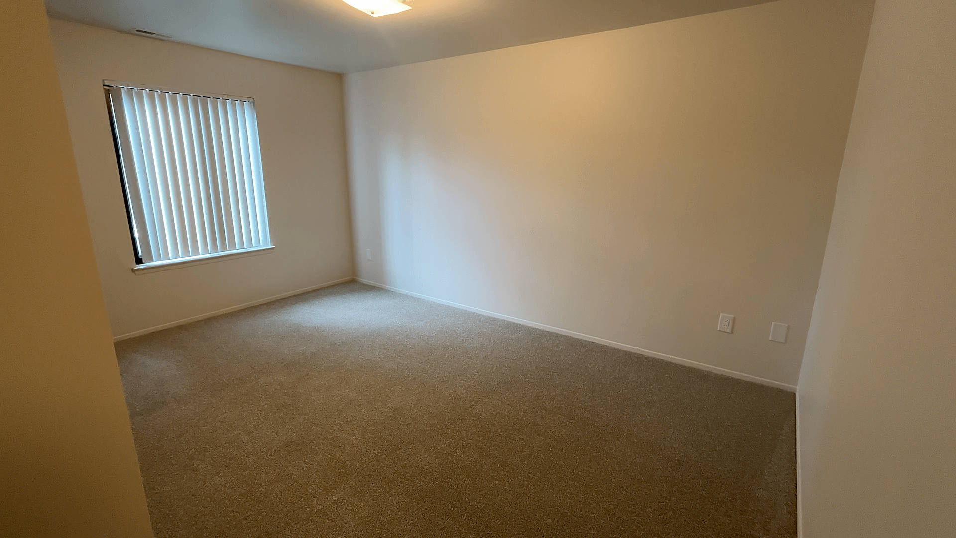 Lakeside Village Apartments Image 158