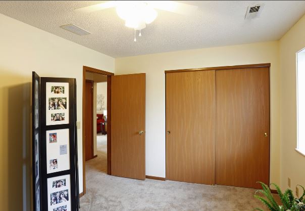 Lake Forest Apartments Image 12
