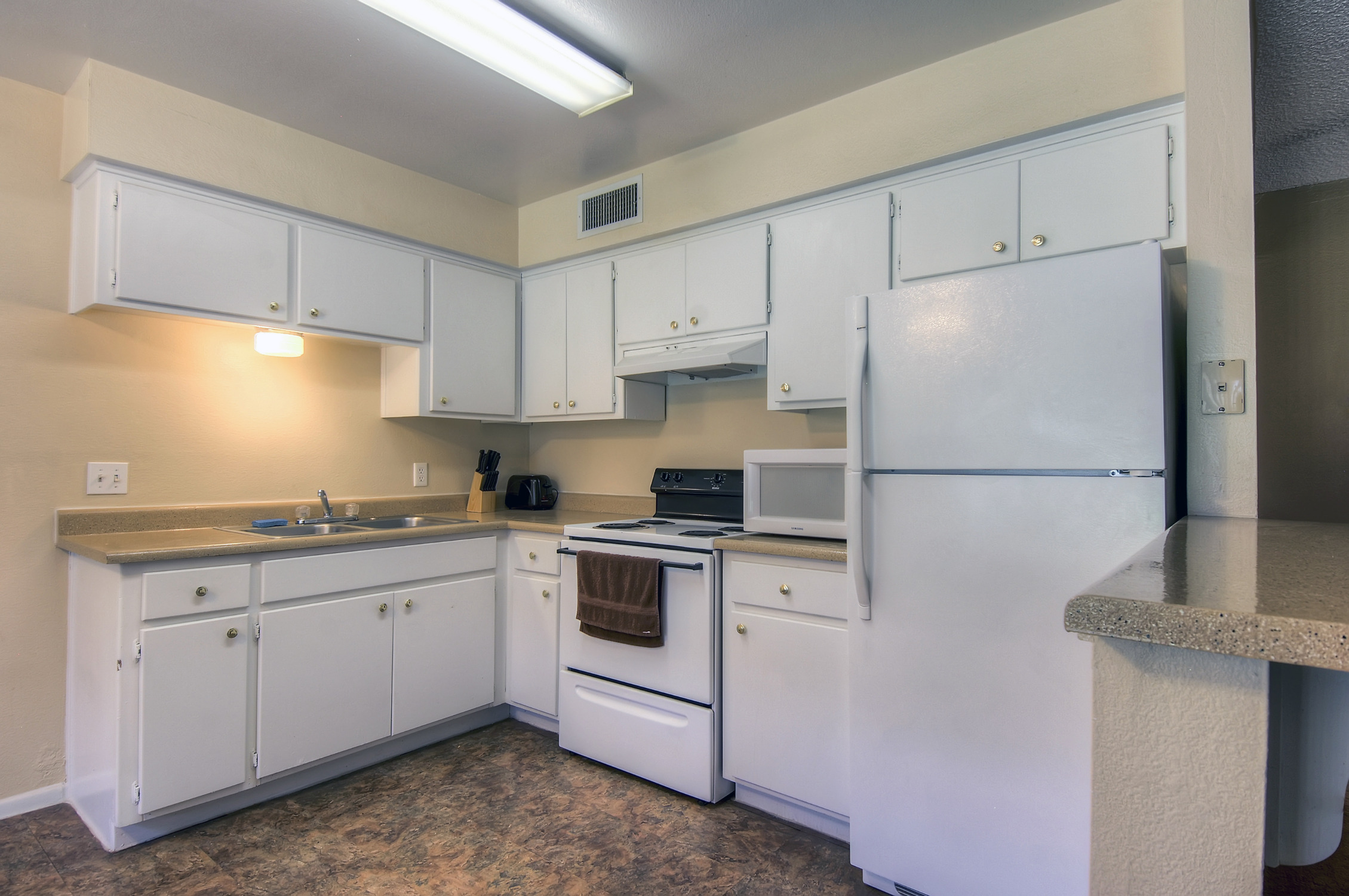 Lothlorien Apartments Image 15