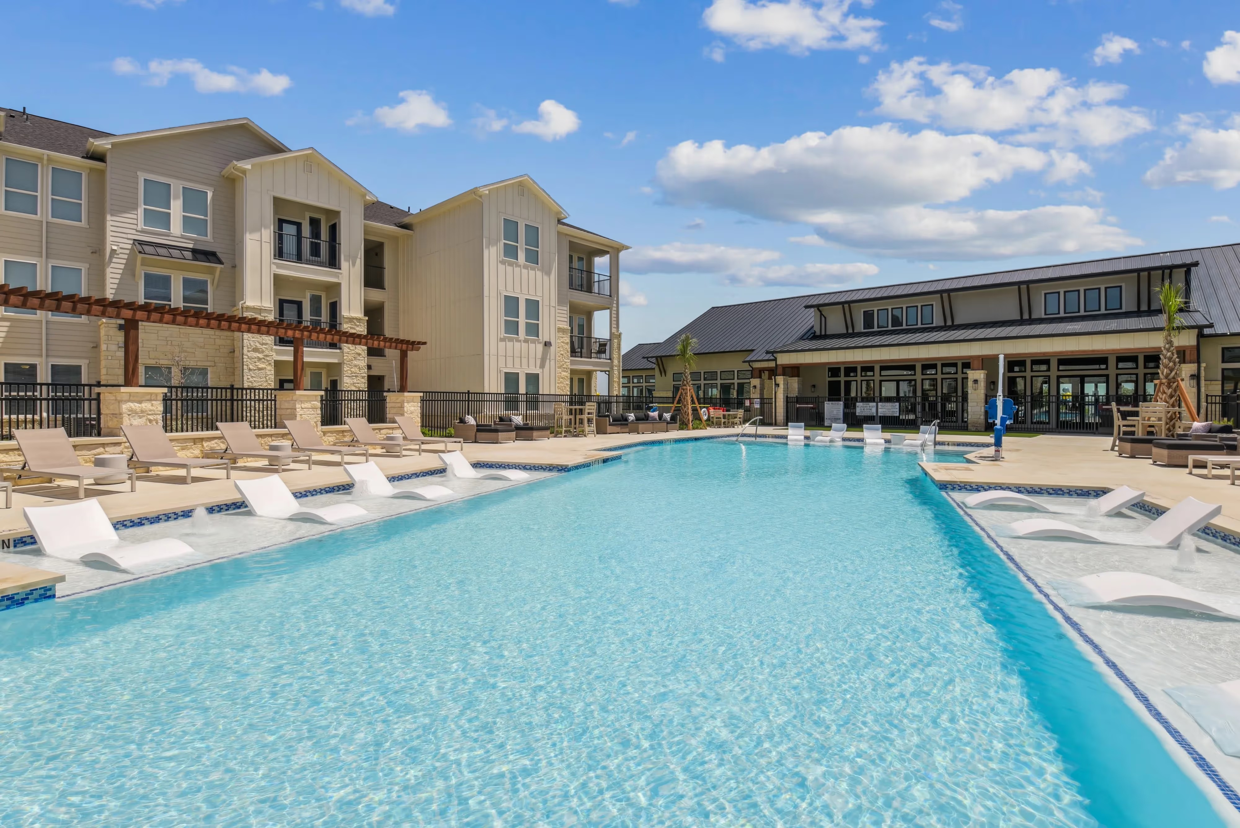 Paloma Apartments Image 1