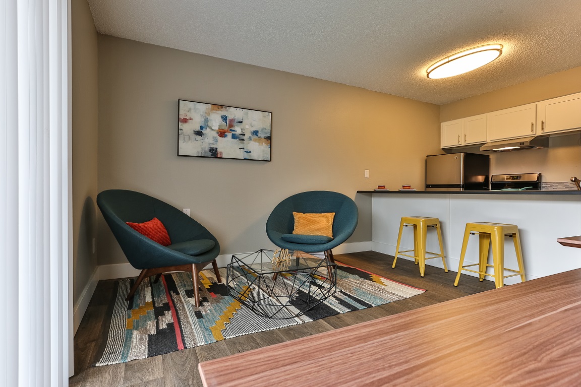 TheZimmer_Gresham_OR_KitchenAndDiningRoom