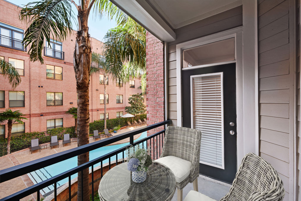 Camden Plaza Image 11