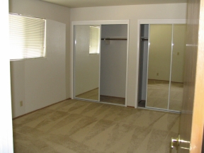 Sharron Apartments Image 3
