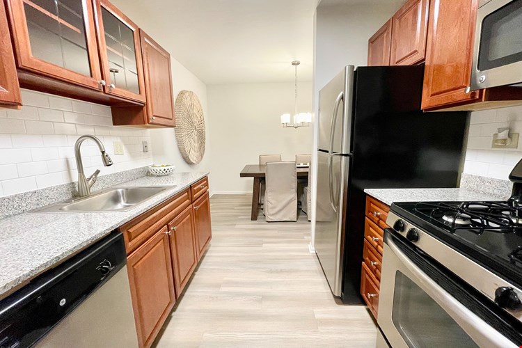 Schaumburg- International Village Image 11