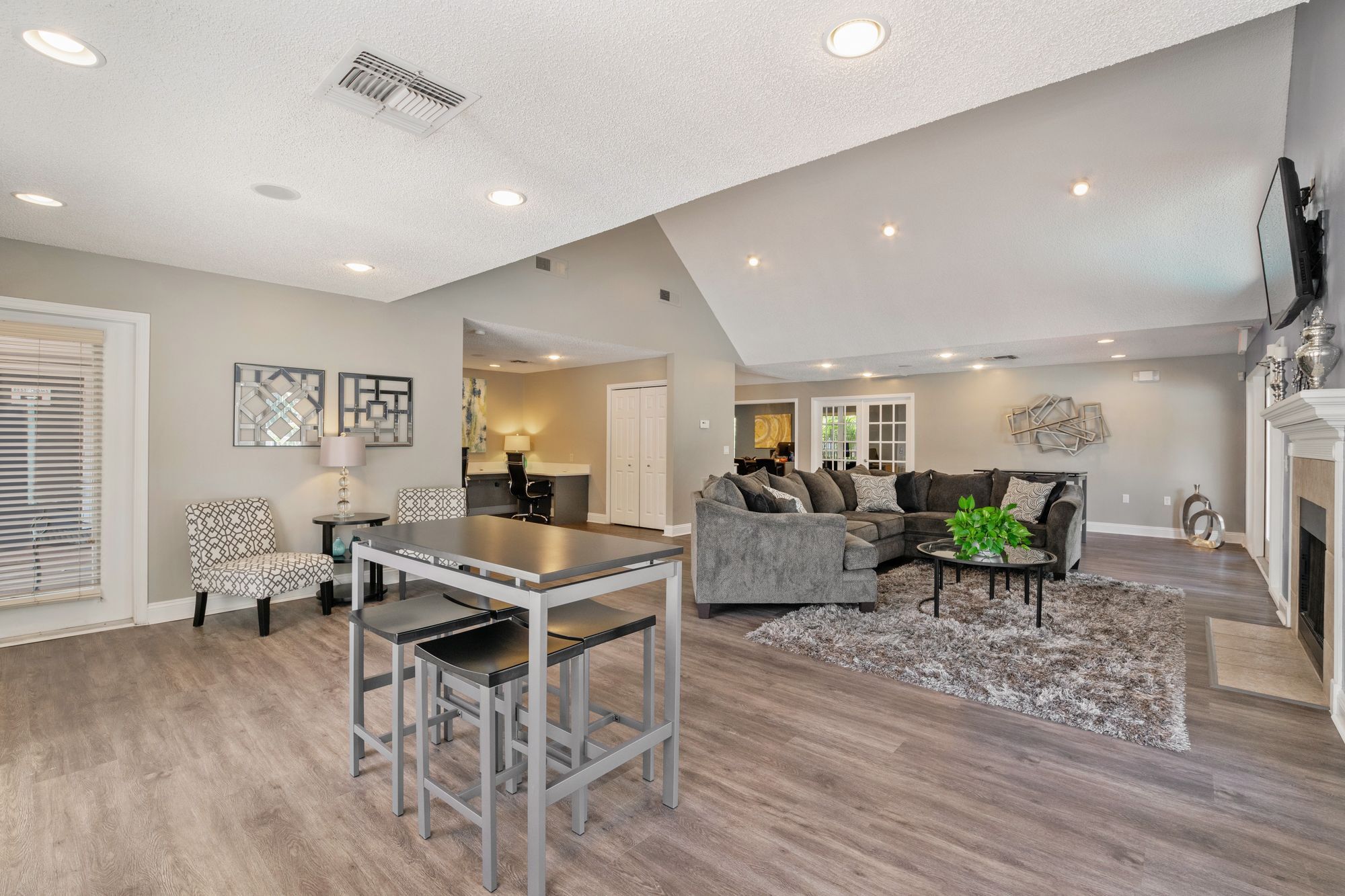 Twelve Oaks at Windemere Image 23