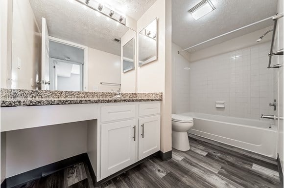 Hunt Club Apartments Image 18