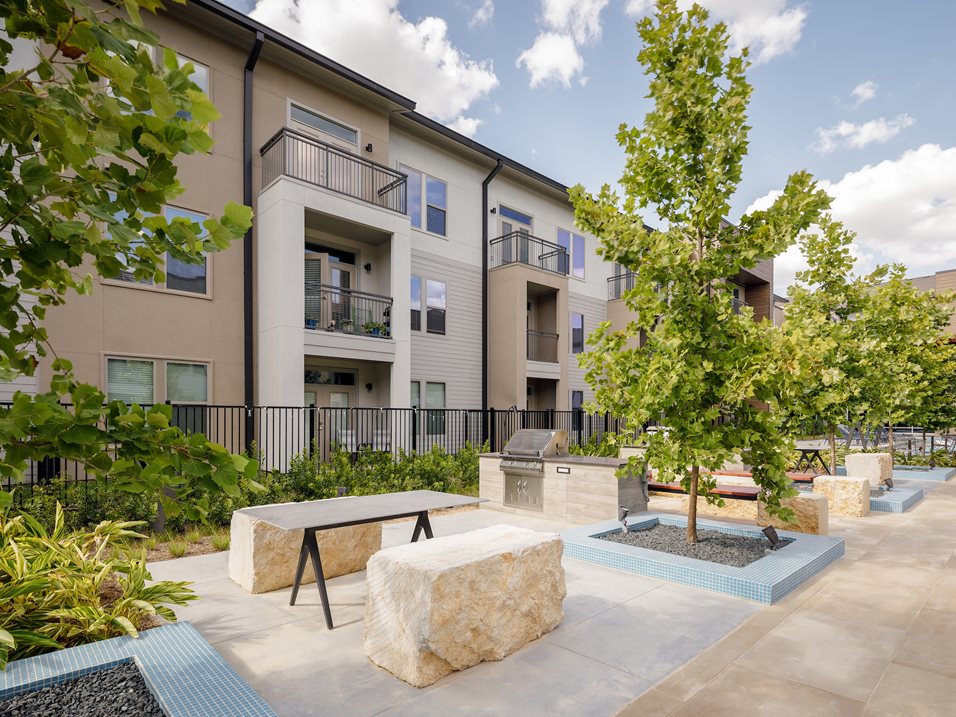 Tradehouse at Bulverde Marketplace Image 8