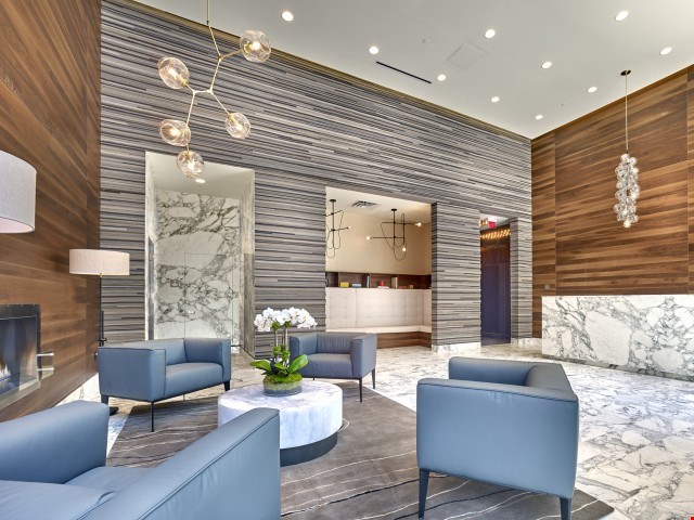 Hudson Lights Image 7