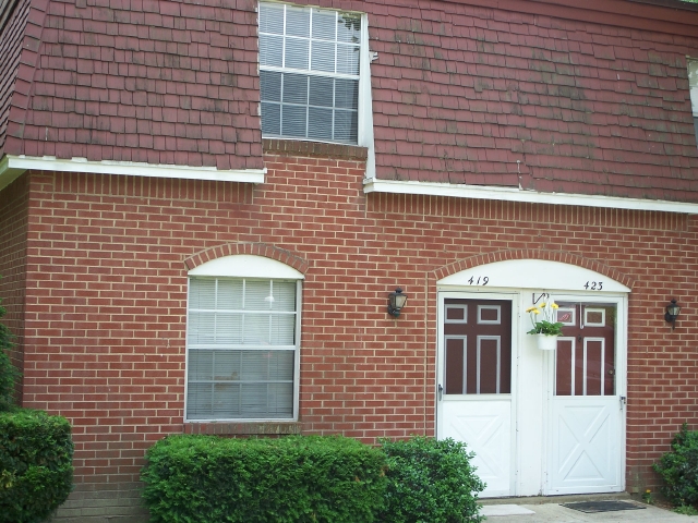 Hartford Square Townhomes Image 4