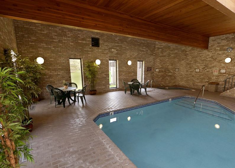 Parkshore Apartments Image 4