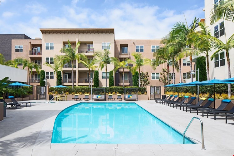 IMT Gallery 421 Image 2