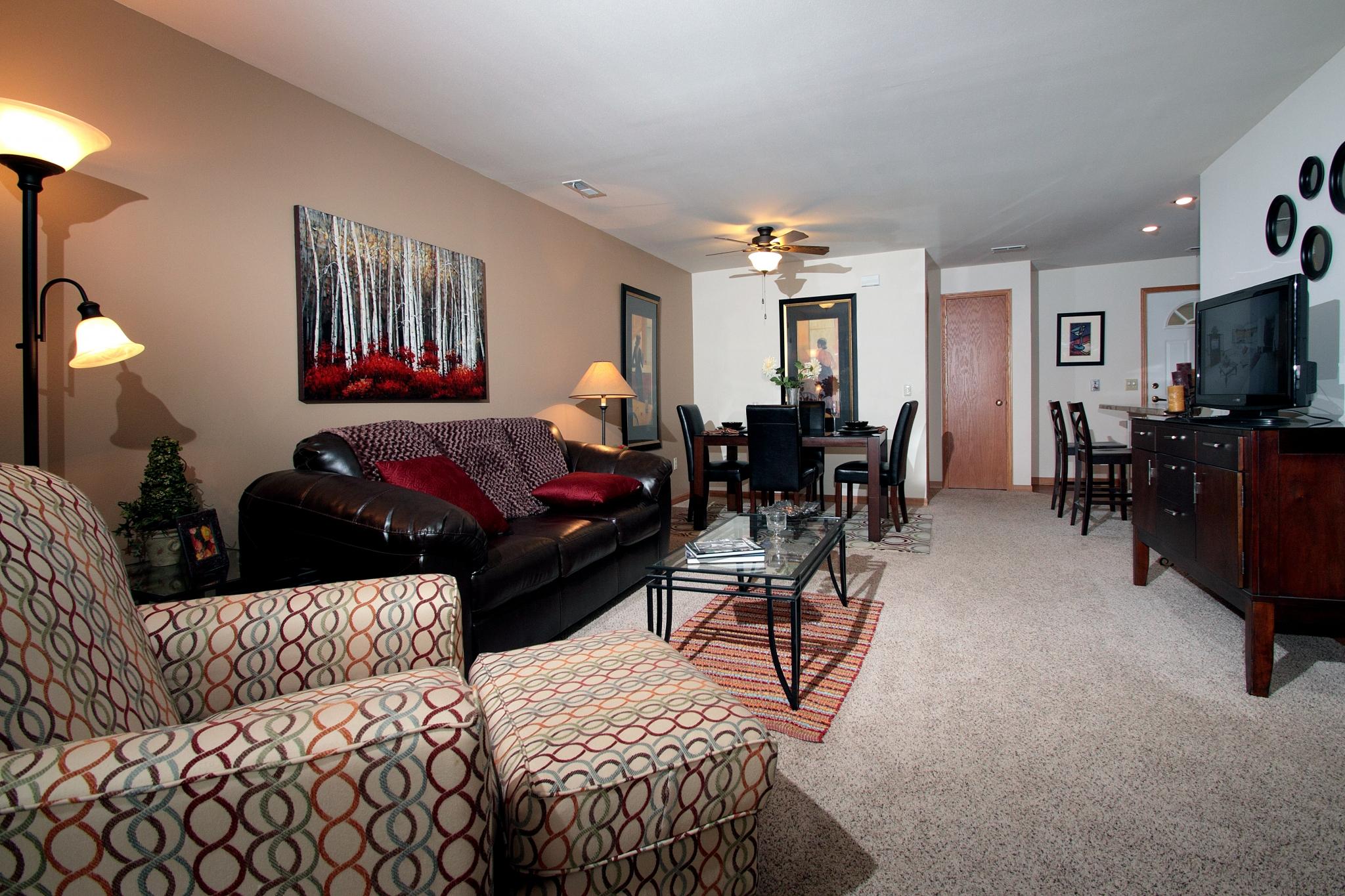 Saddle Brook Apartments Image 11