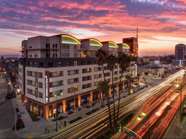 Wilshire La Brea Image 1