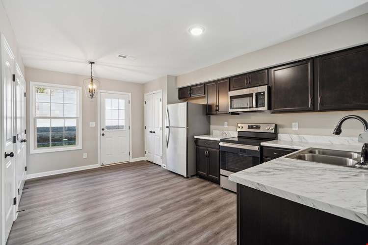 Center Pointe Townhomes Image 3