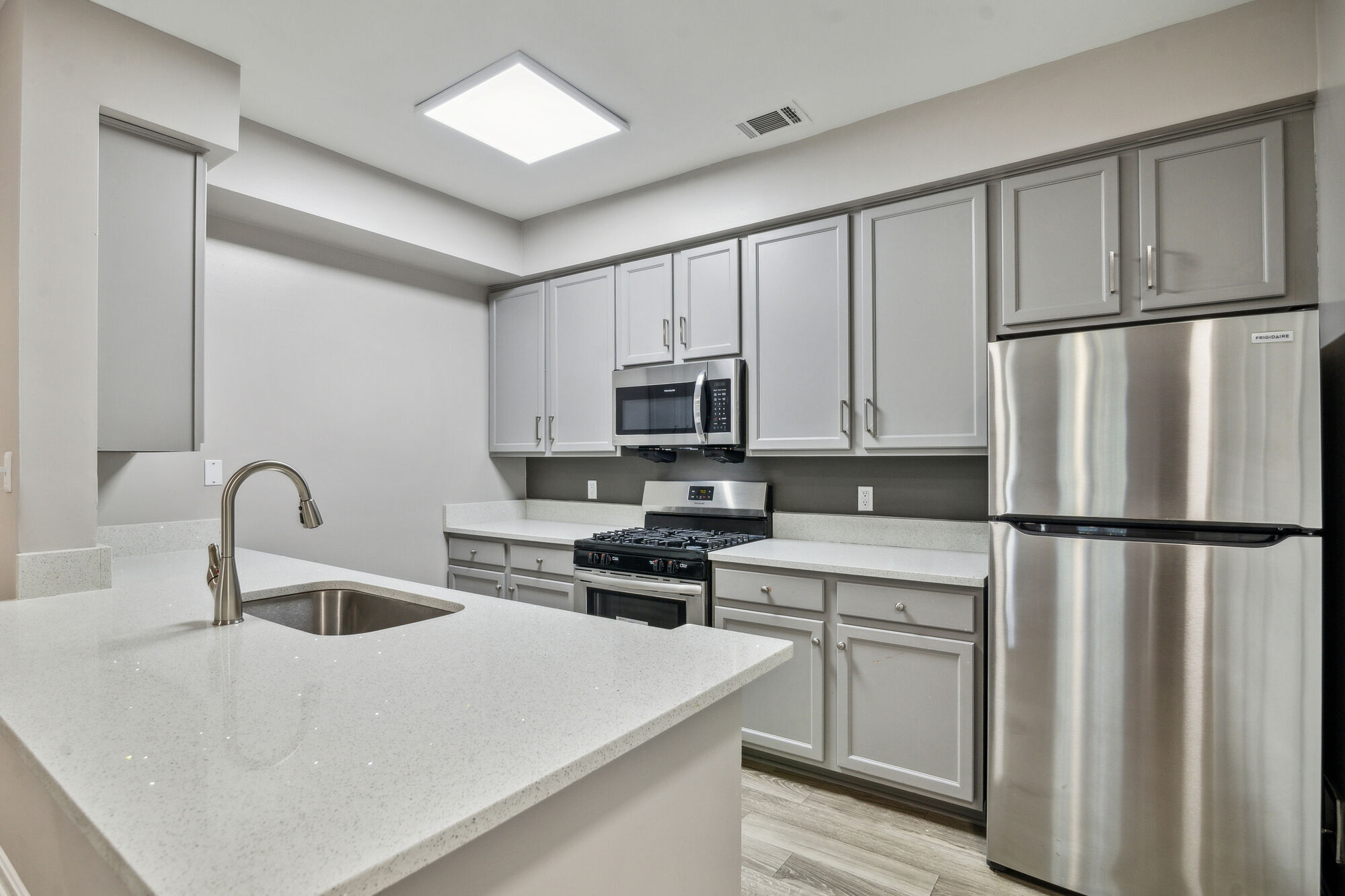 Riverside Station Image 10