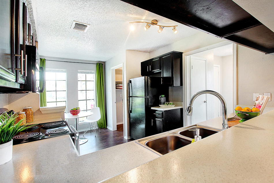 Rio at 1604 Image 17