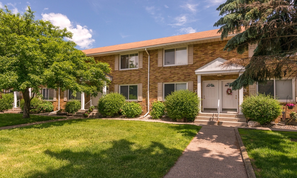 Brentwood Park Townhomes and Apartments Image 4