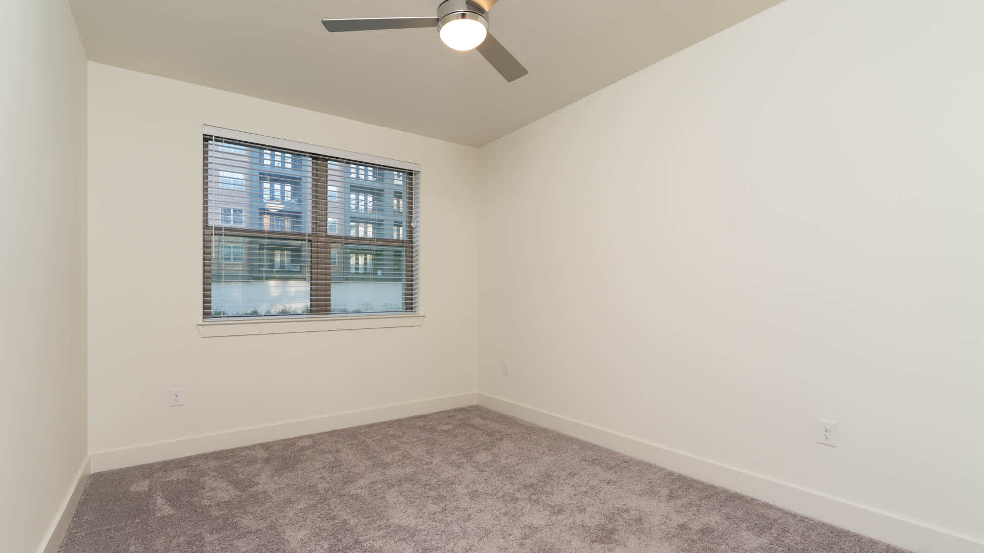 Olivian at the Realm Image 17