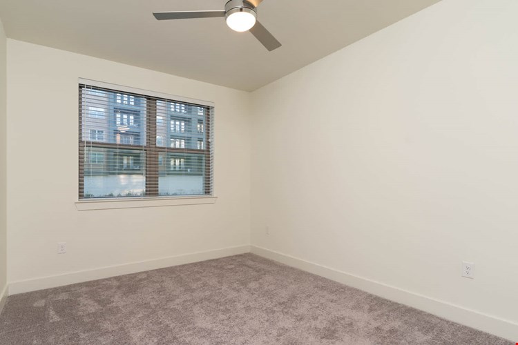 Olivian at the Realm Image 17