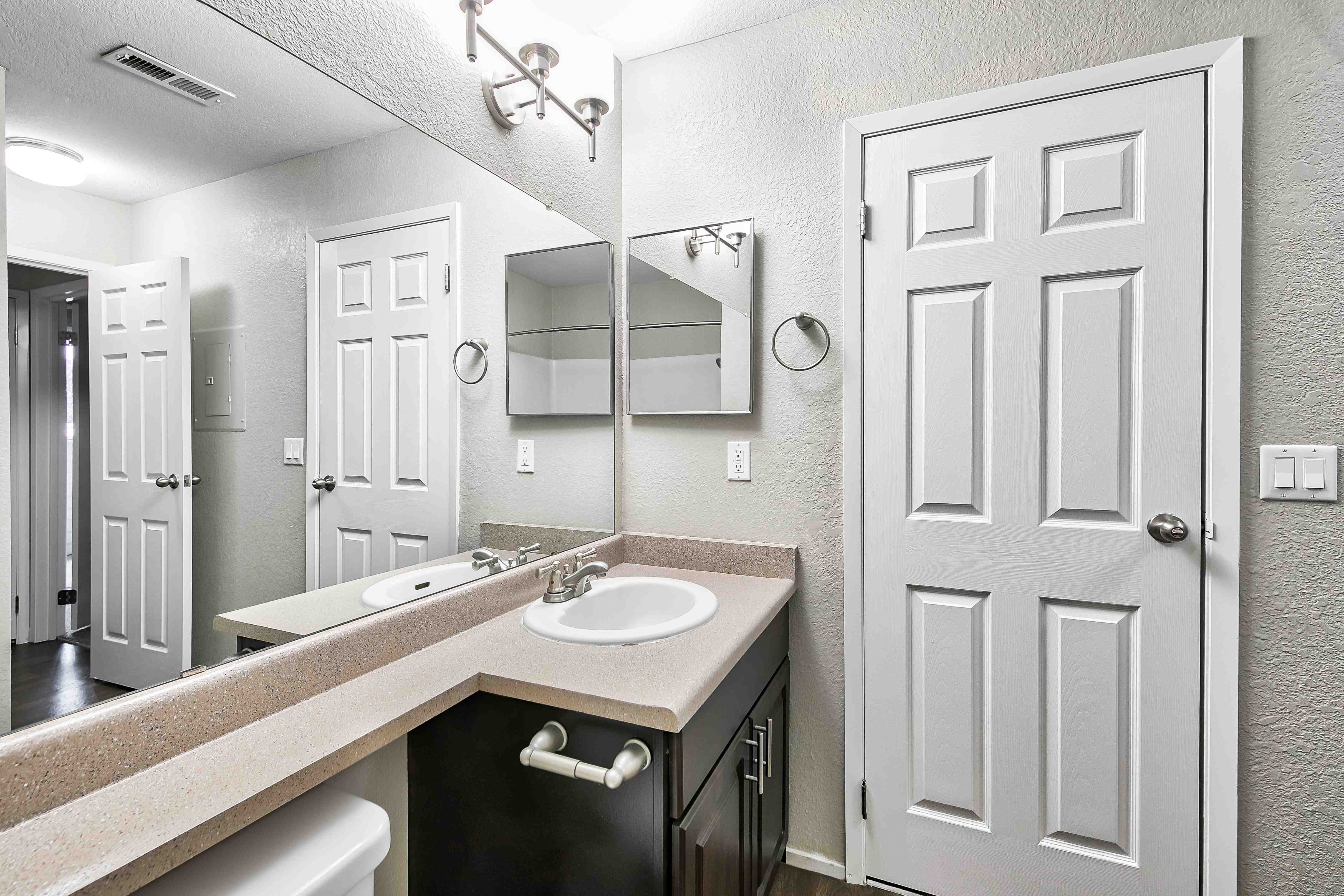 The Lodge at McCarran Ranch Apartment Homes Image 6