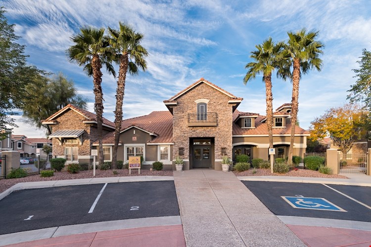 Villas On Hampton Avenue Image 17