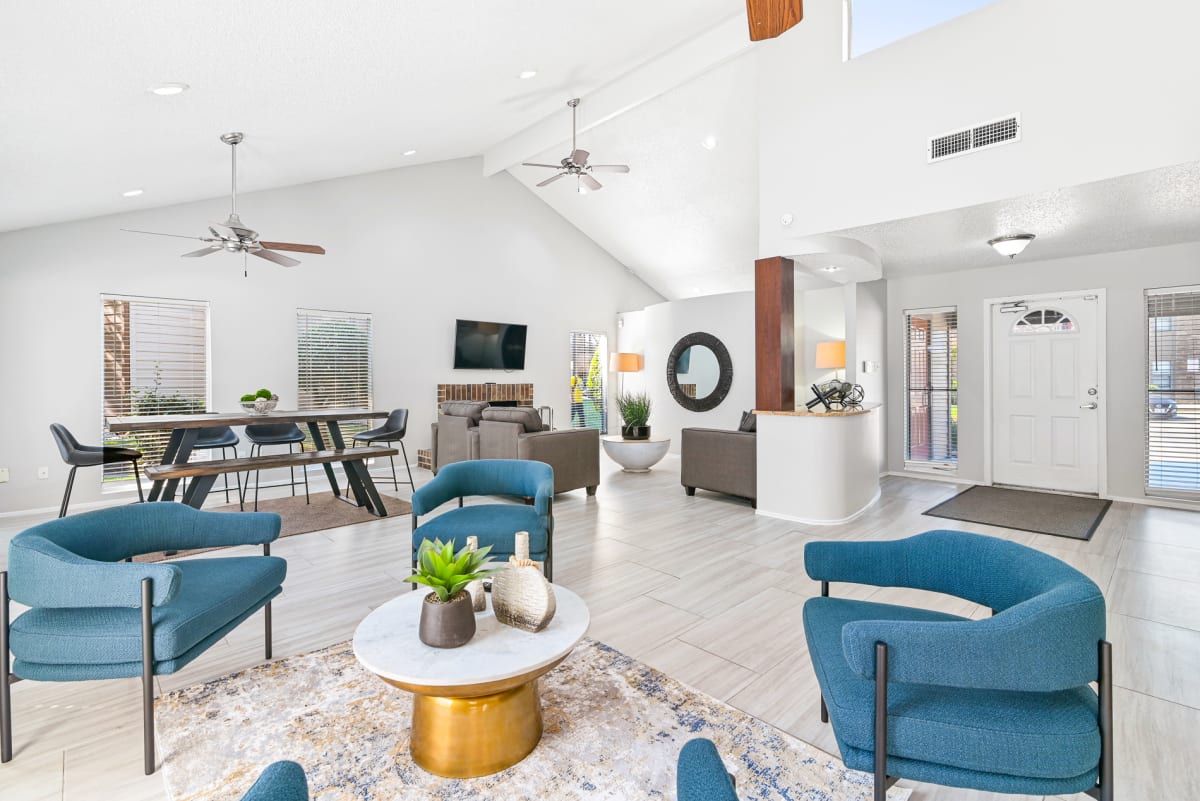 Brookstone & Terrace Image 9