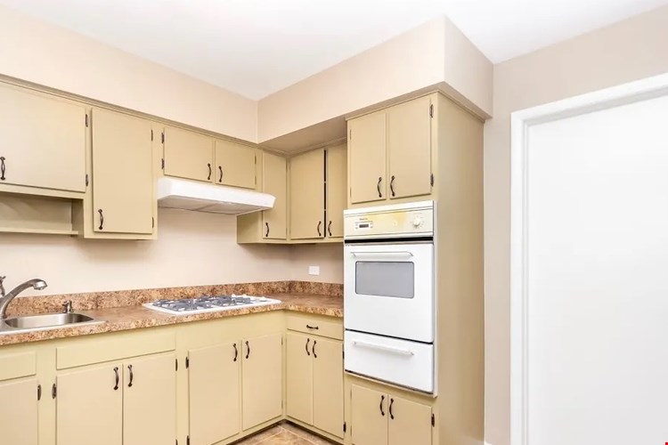 Wheaton Court Image 4