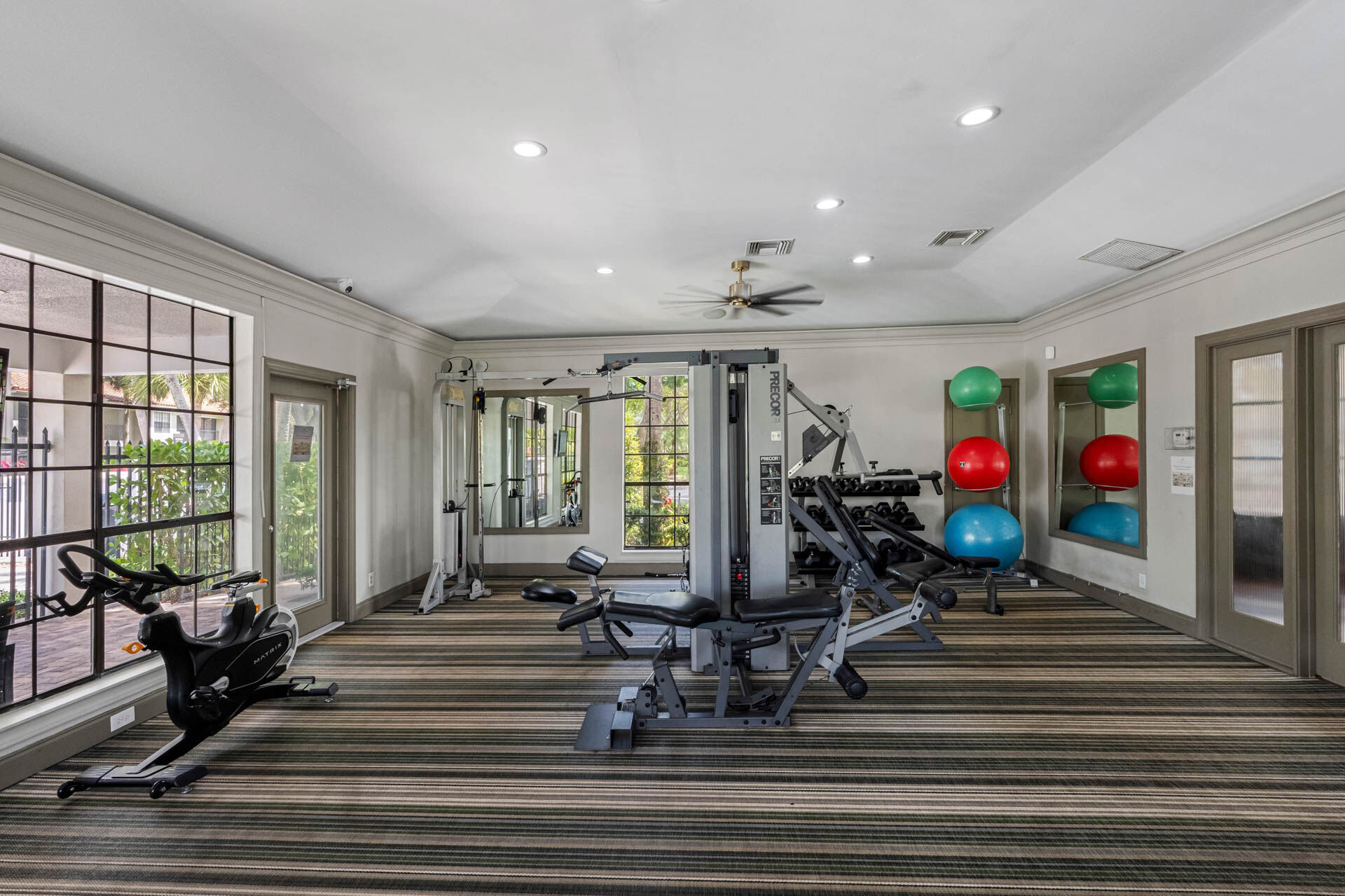 Mizner Court Image 17
