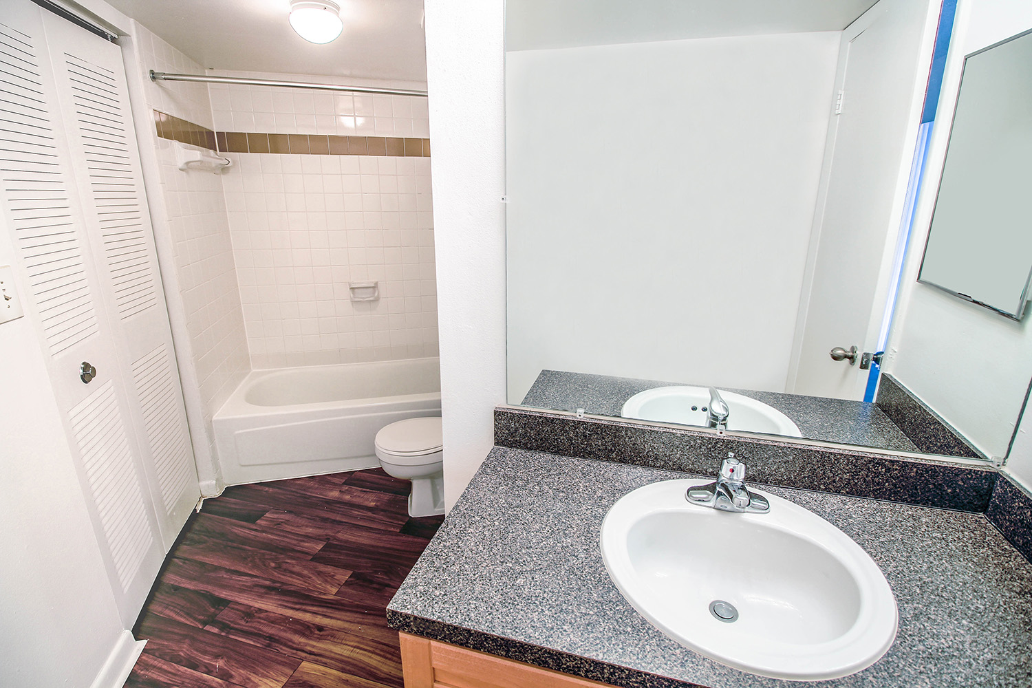 The Landings at Pembroke Lakes Apartments Image 16