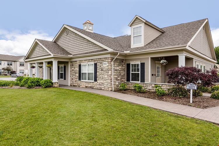 Cobblestone Court Image 2