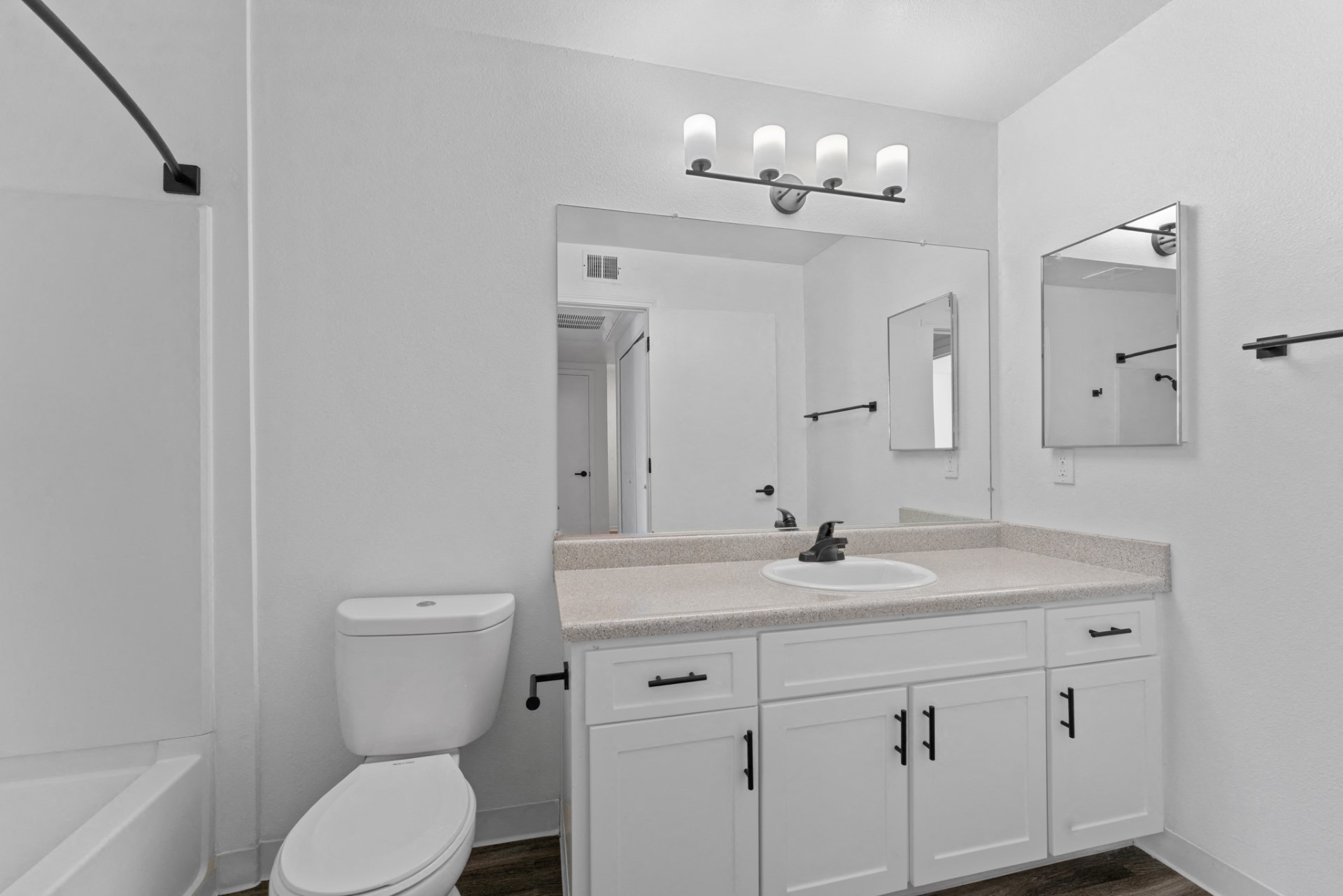 Sagecliff Apartments Image 12