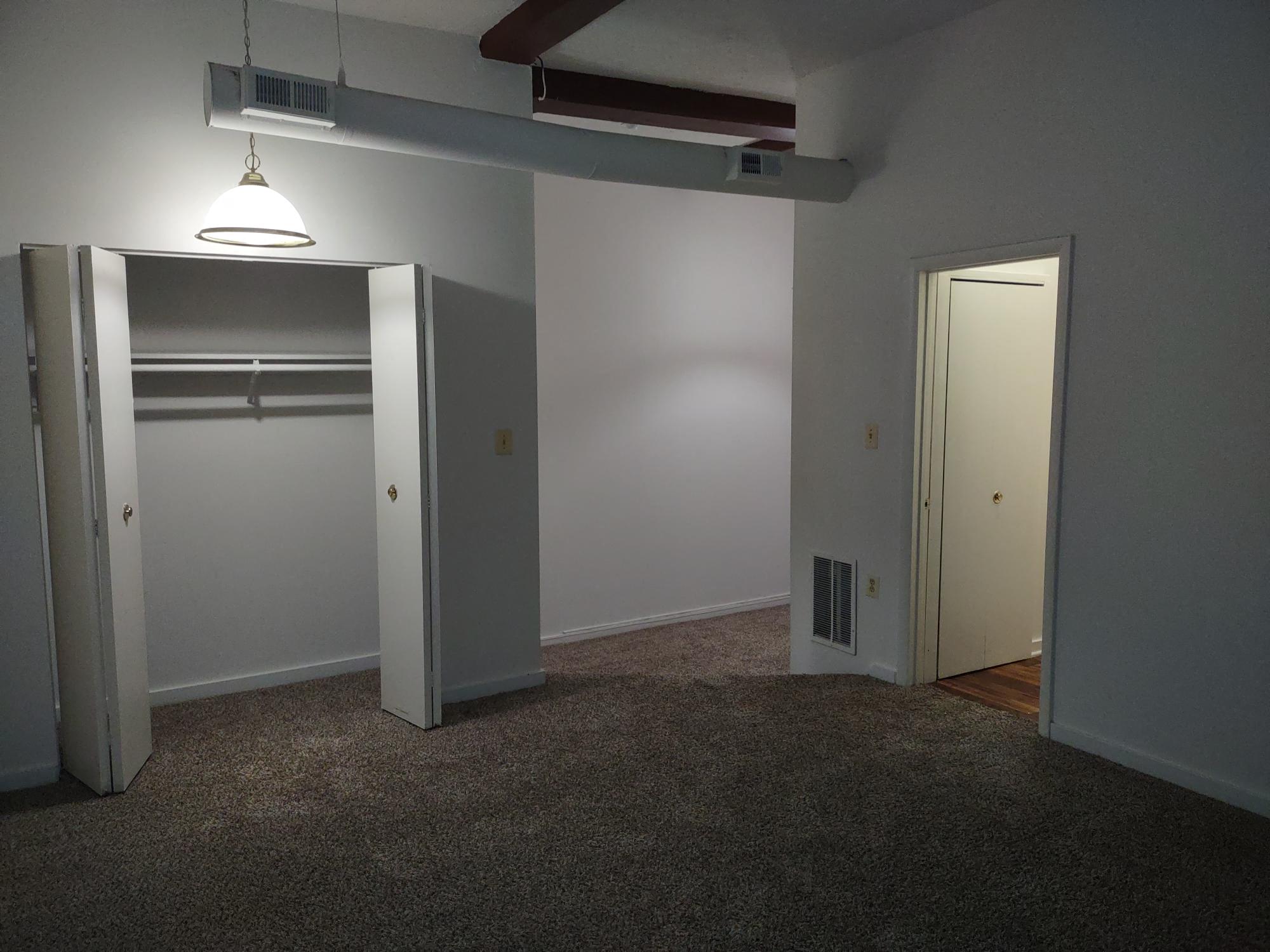 Marlboro Classic Apt & Redwood Square Image 96