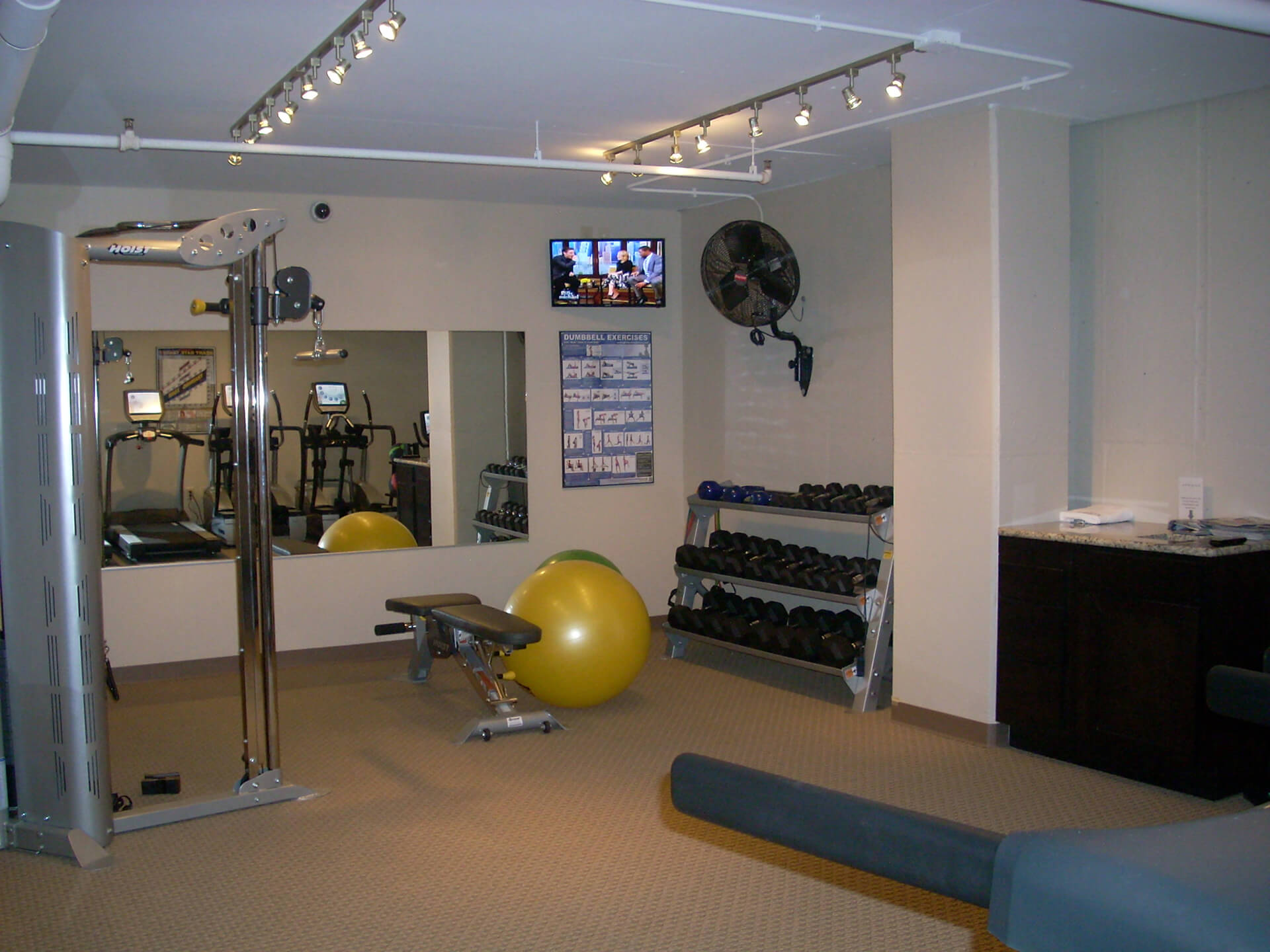 The Avenue District Image 3