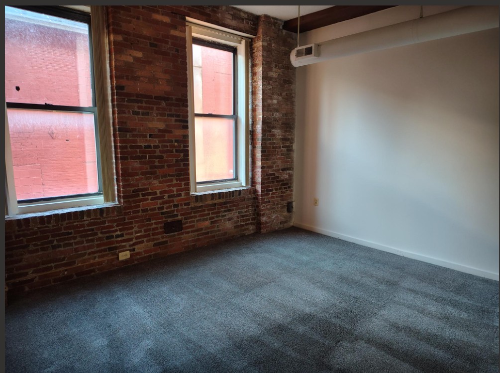 Marlboro Classic Apt & Redwood Square Image 137