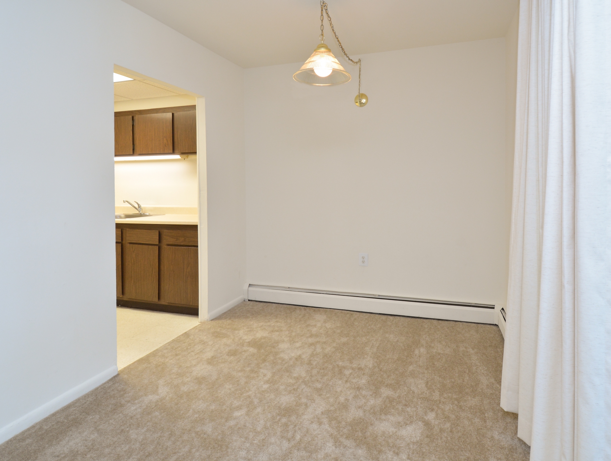 Lake Club Apartments Dining Room