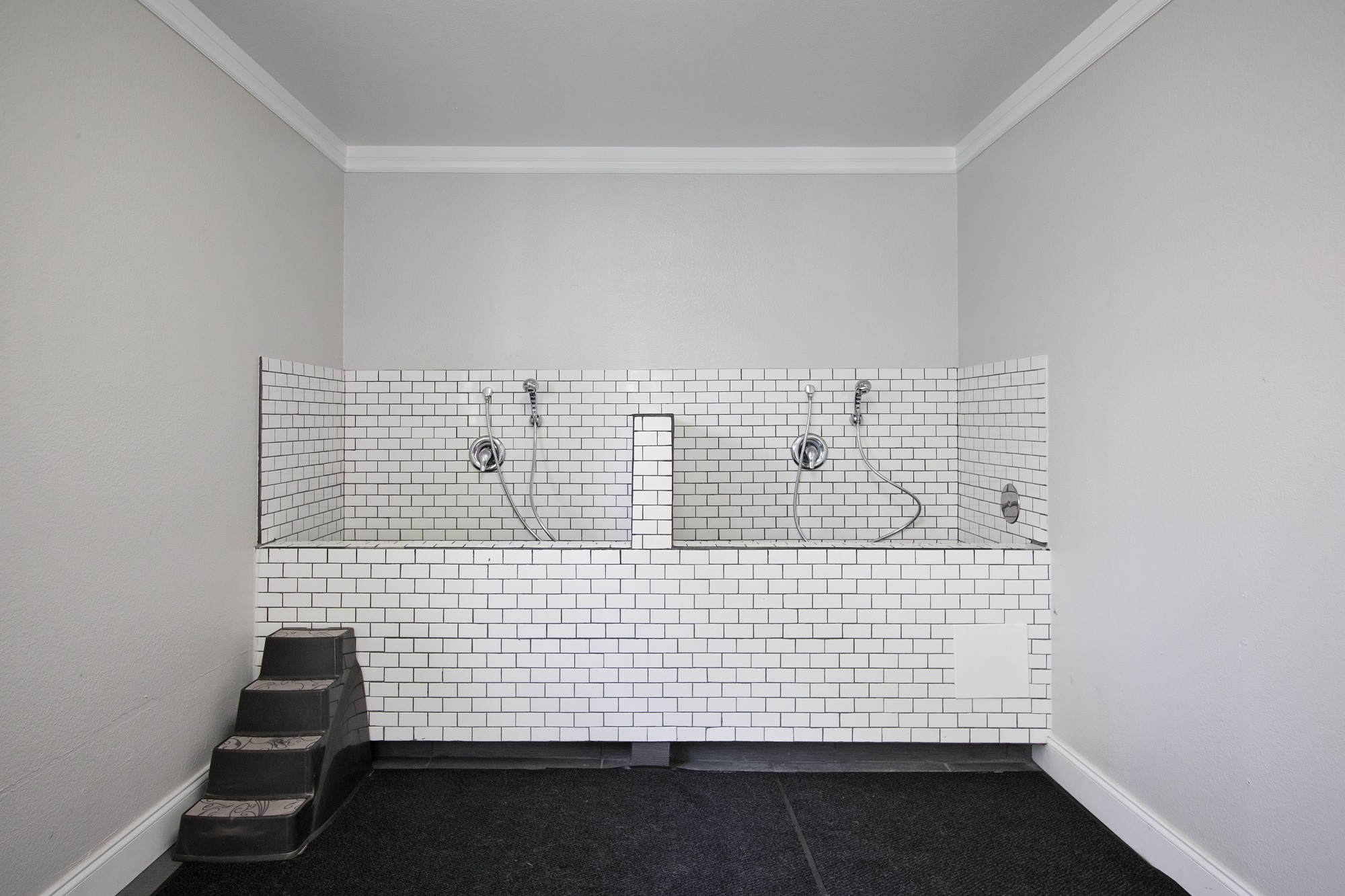 West Valley City, UT Enclave at Redwood apartments pet showers pet friendly 