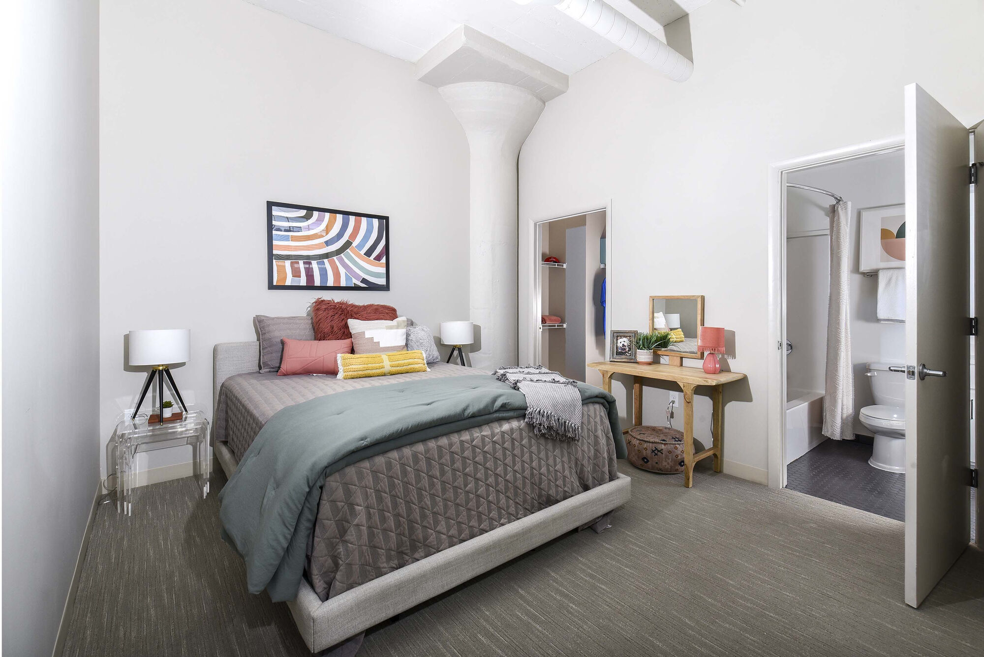 Terminal 21 Image 12