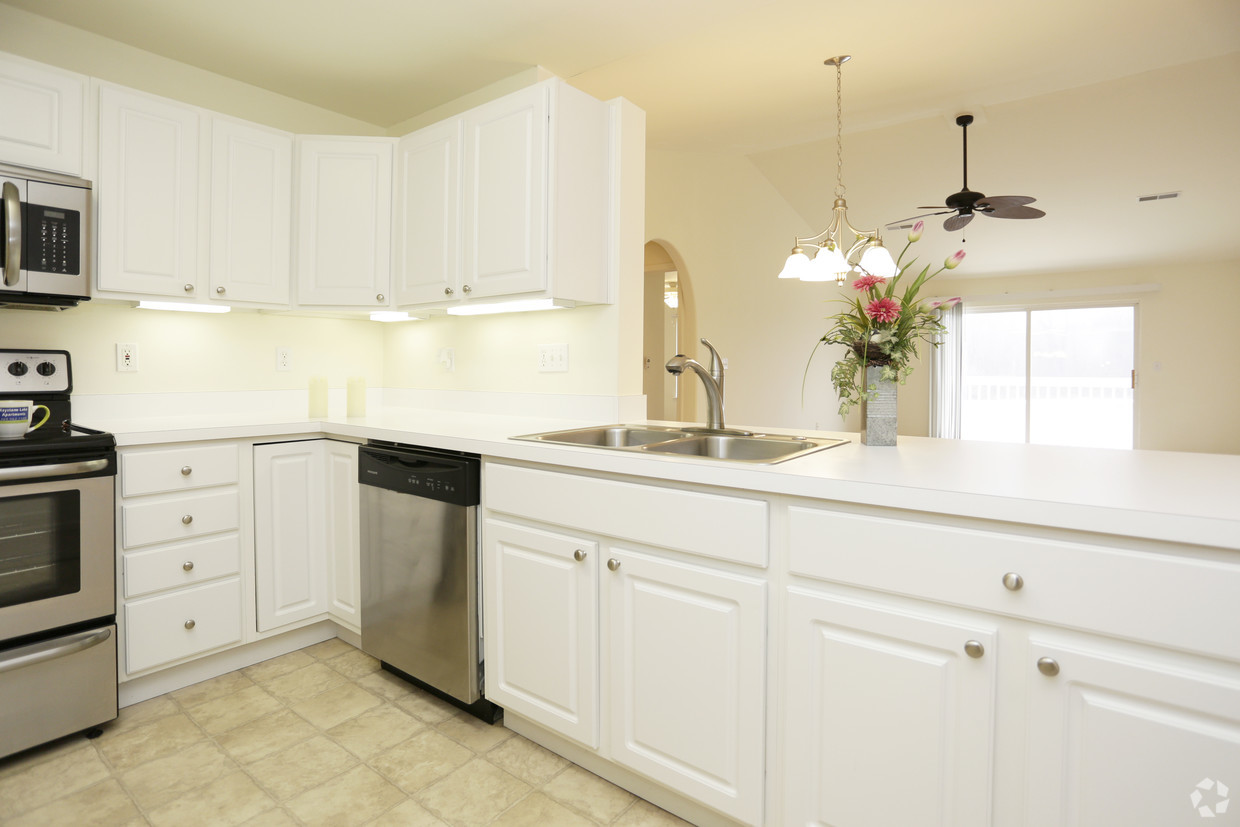 Keystone Lake Apartments Image 16