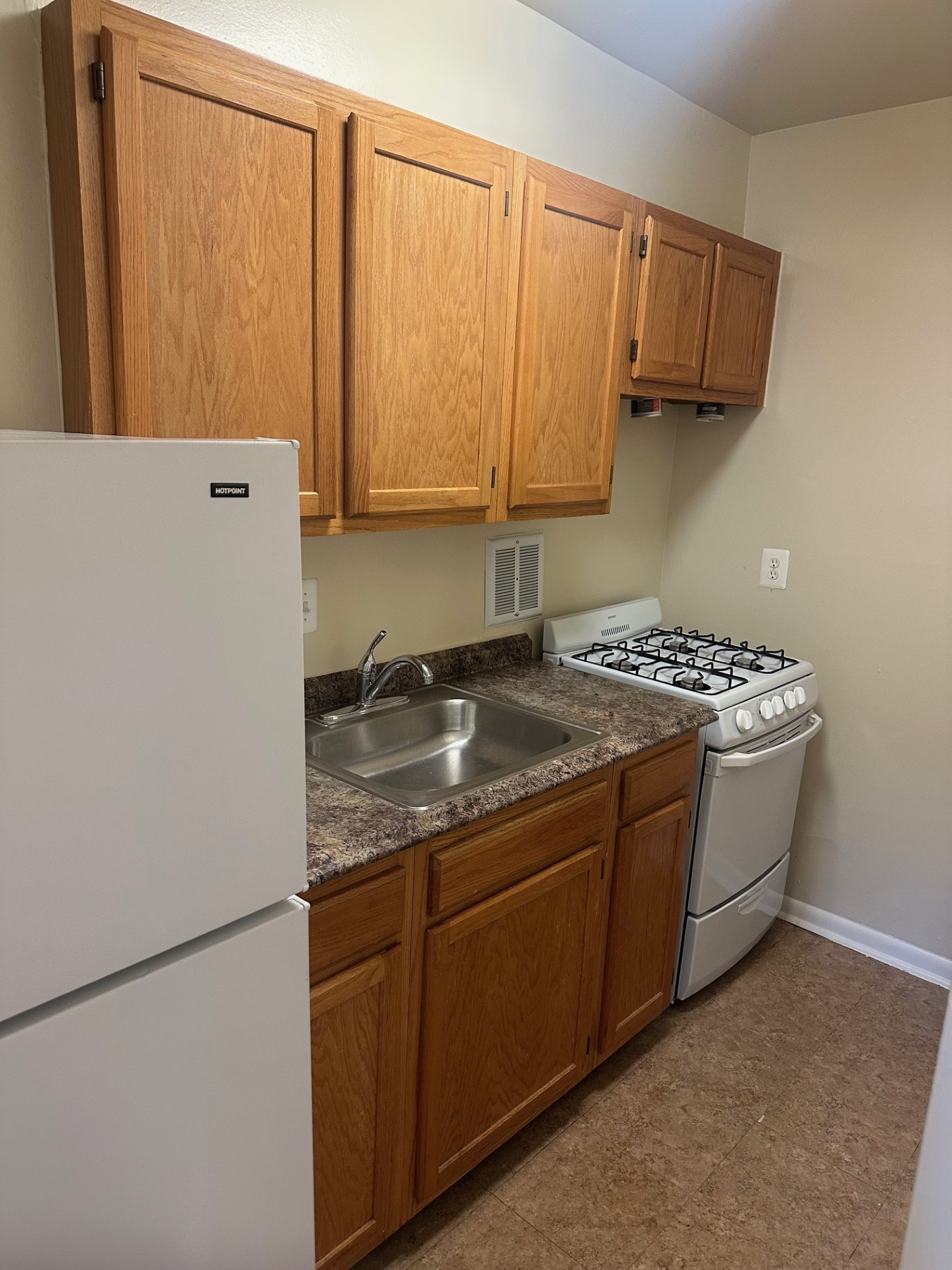 Silver Spring Towers Image 24