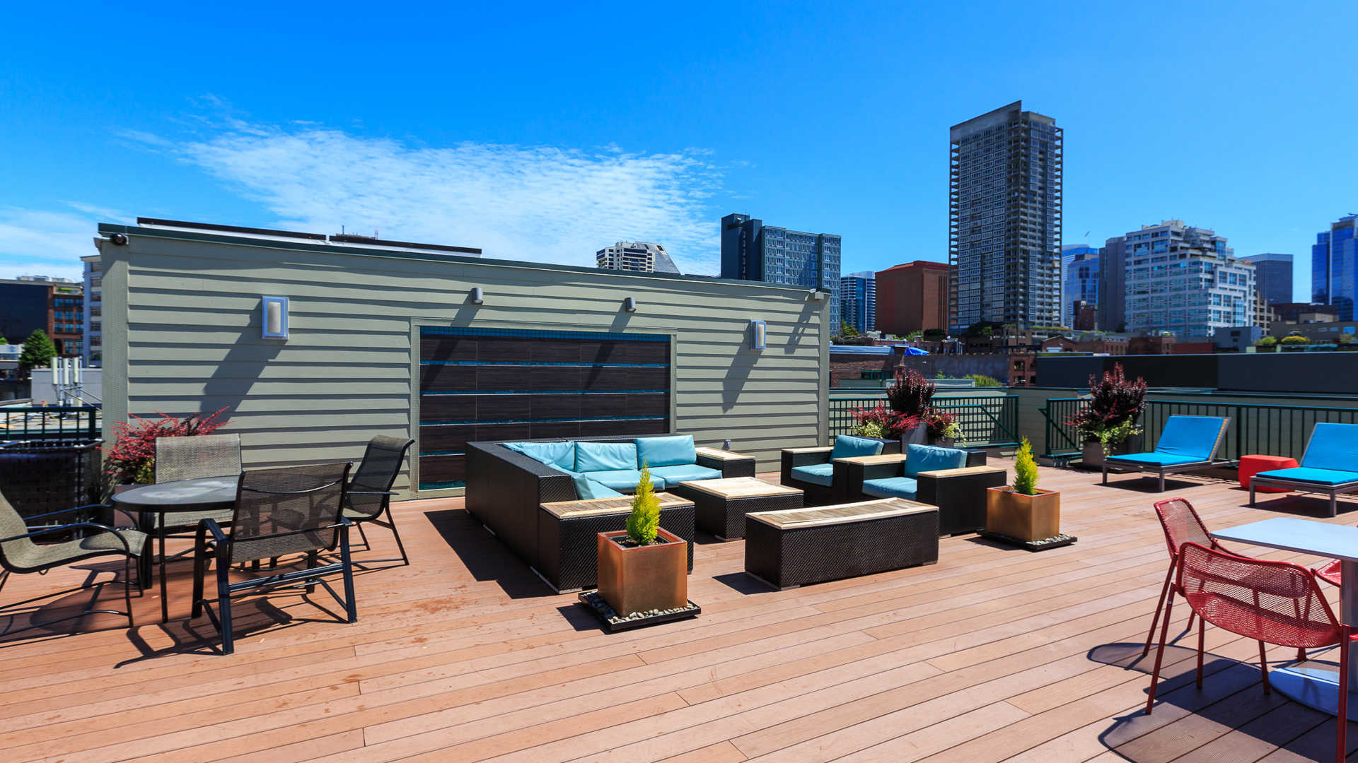 2300 Elliott Image 18