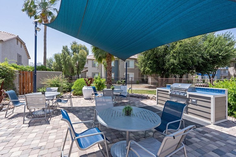 Have a cookout at our poolside picnic area. 