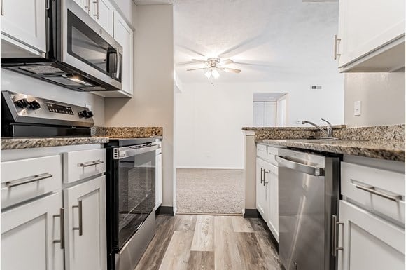 Hunt Club Apartments Image 14