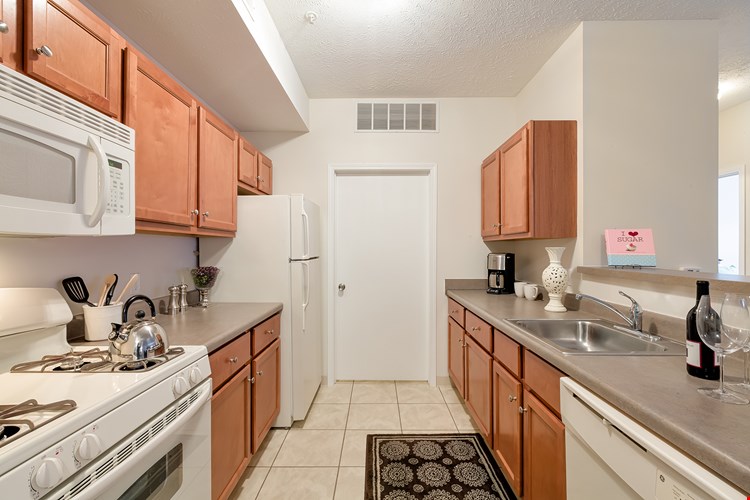 Cobblestone Court Image 10