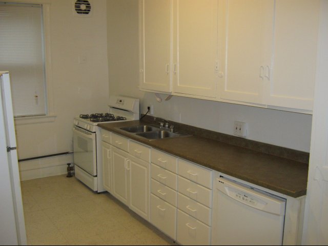 1358 E 58th Street Image 11