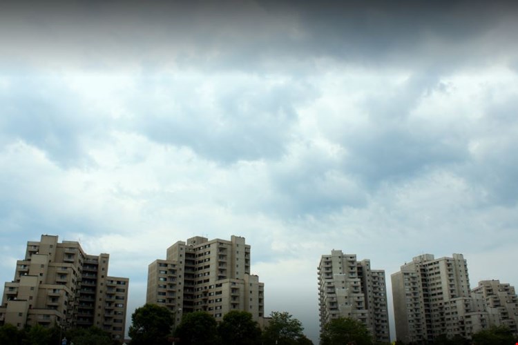 Water's Edge Towers Image 15