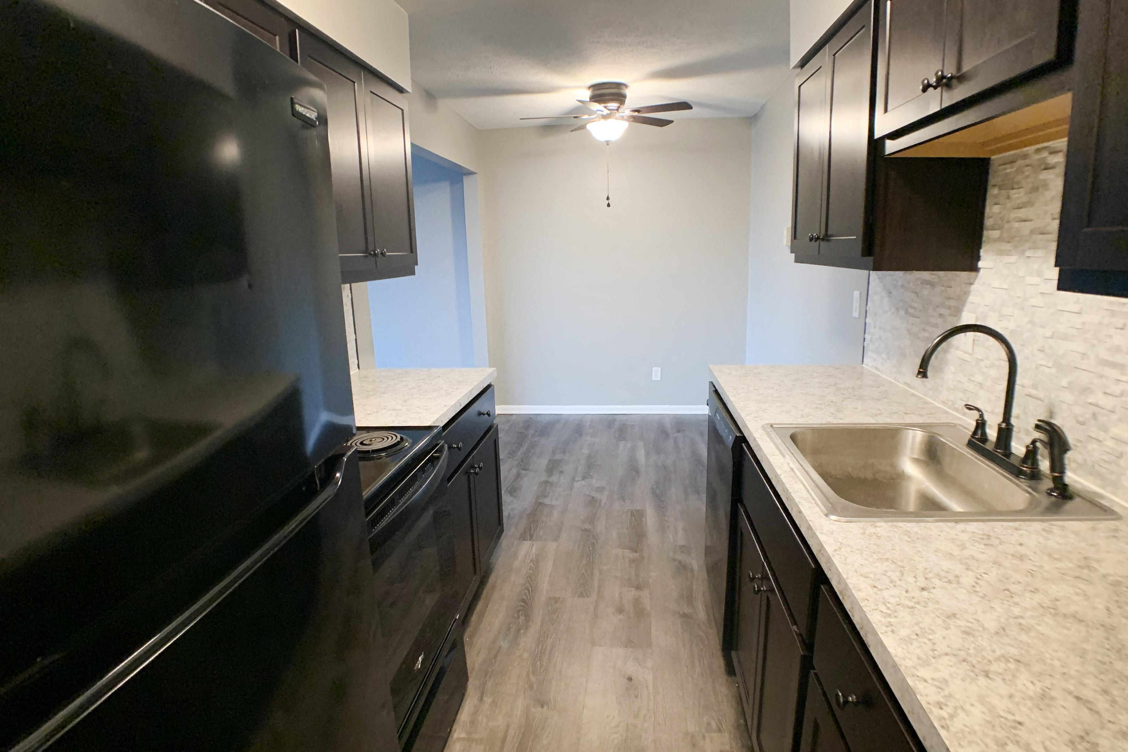 Crown Pointe Apartments Image 31